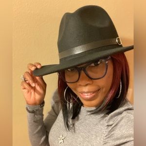 Meet your Posher, Frances